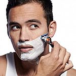 Gillette ProGlide Men's Razor Handle + 4 Blade Refills $9.49 + FS